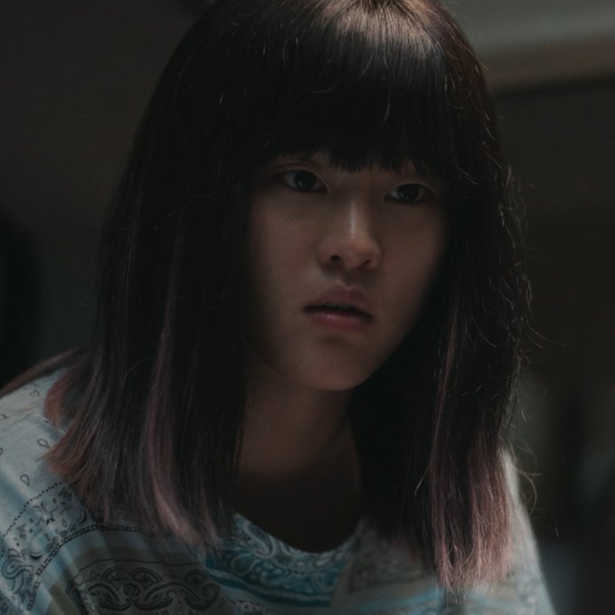 "Are you dating Ahn Su-ho? Relationships are all about give and take. That guy lets you sleep at his house and gives you a job. What have you given Su-ho in return?" Source: Weak Hero Class 1, Wavve/Netflix. All rights reserved to the original creators.